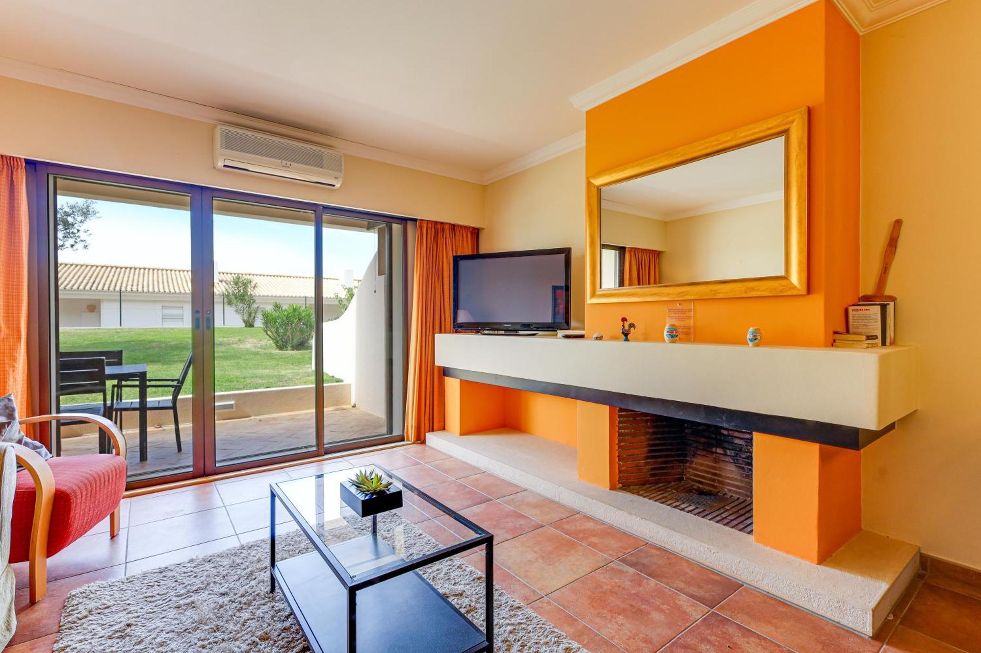 Apartment With 2 Bedrooms, 2M To The Beach Armacao de Pera Exterior photo