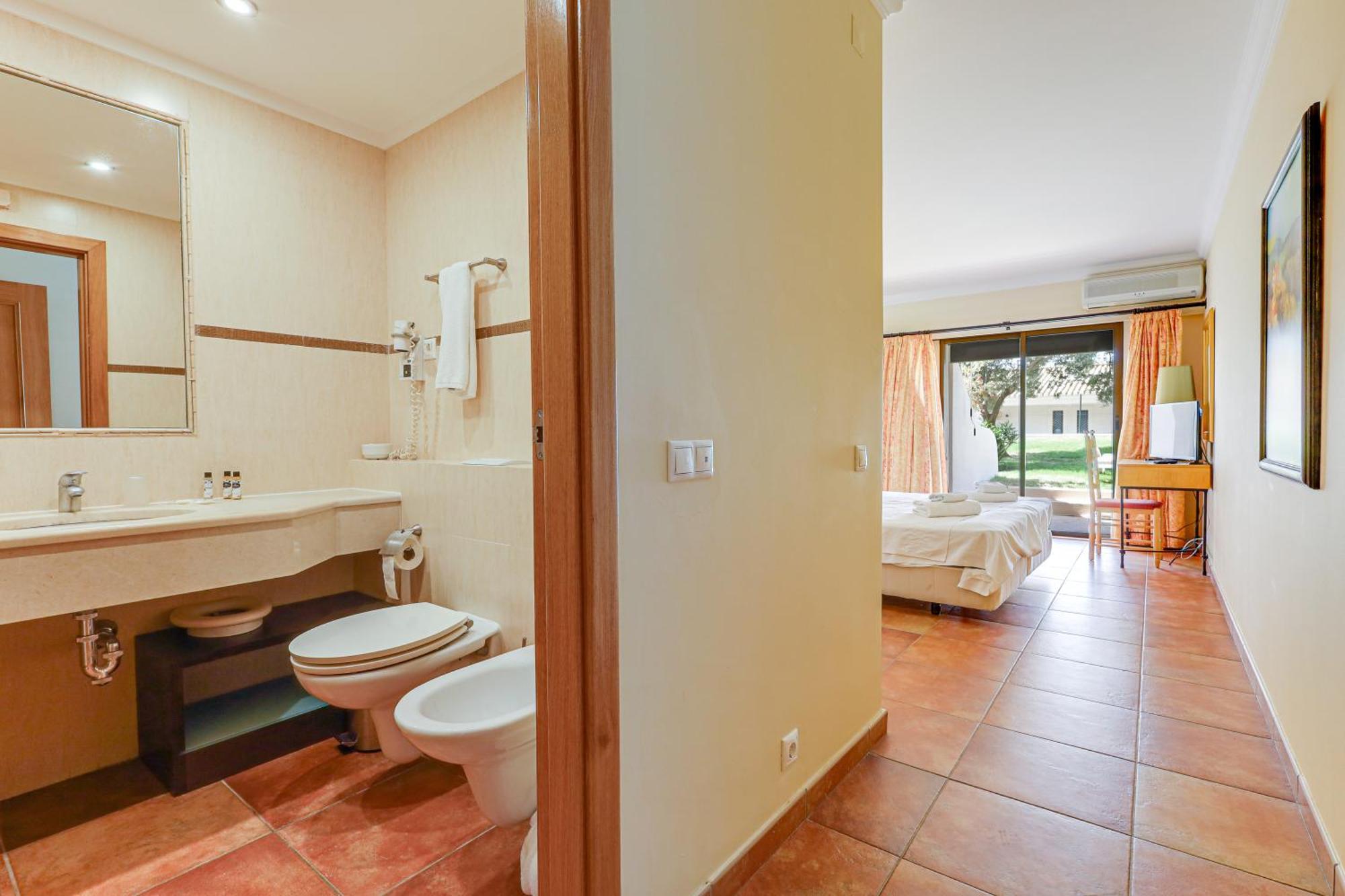 Apartment With 2 Bedrooms, 2M To The Beach Armacao de Pera Exterior photo