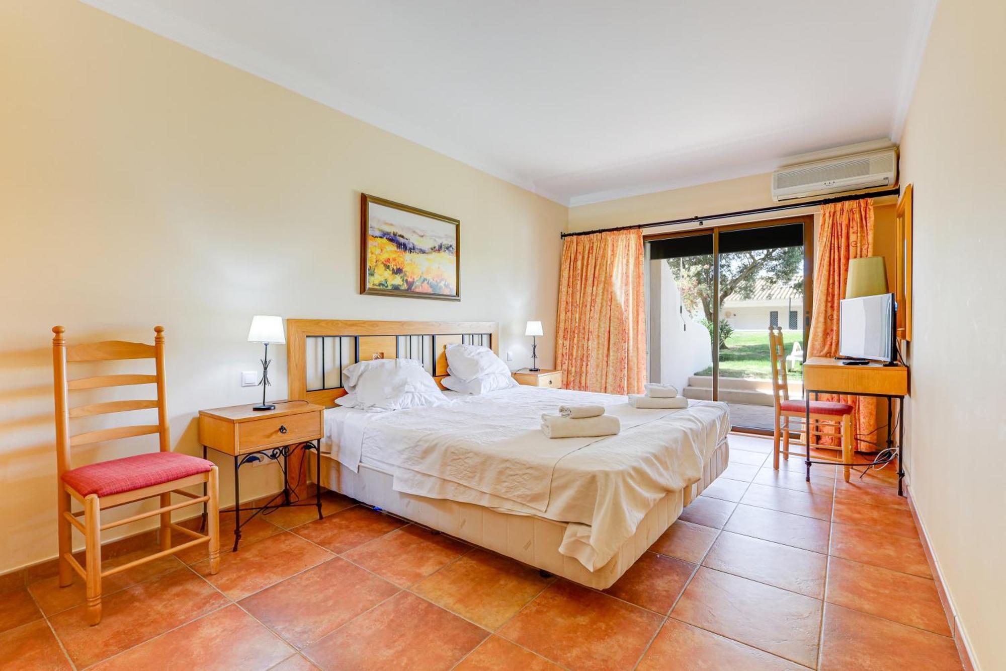 Apartment With 2 Bedrooms, 2M To The Beach Armacao de Pera Exterior photo